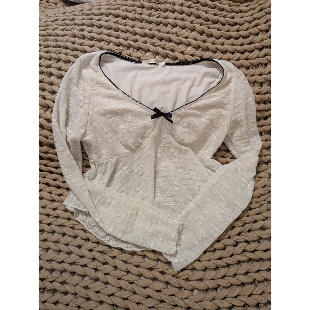 Heart & Hips White Floral Lace Long‎ Sleeve Top Black Trim Bow Sweetheart Small